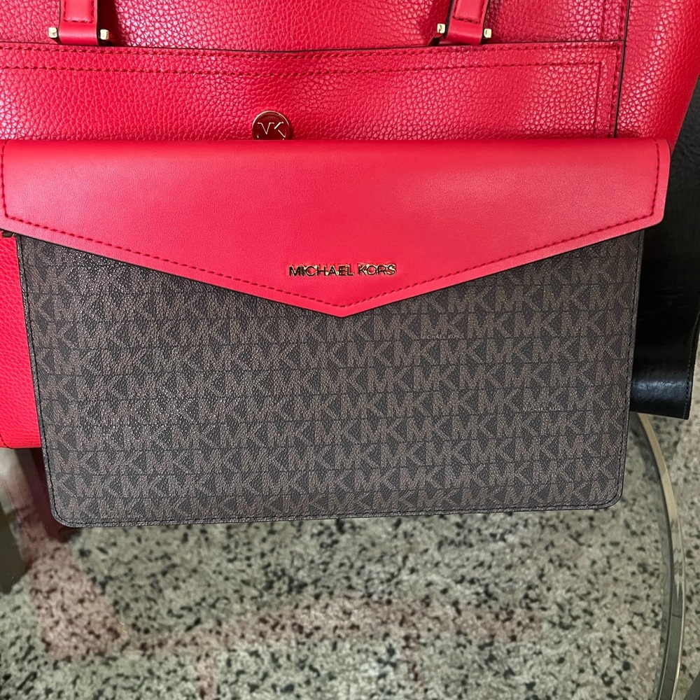 Michael Kors Maisie 3 in 1 Tote Set Bright Red - Picture 9 of 9